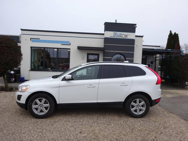 Volvo XC60 2.4 D [D4] Kinetic 4x4!!Xenon!!�l�sf...